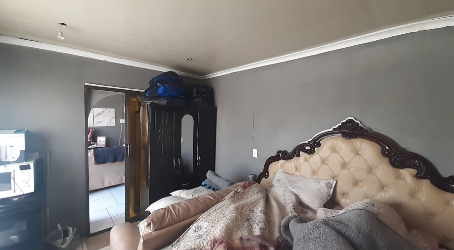 5 Bedroom Property for Sale in Lourierpark Free State
